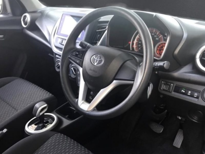 2024 Toyota Vitz 1.0 XR AMT