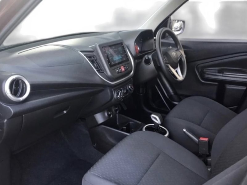 2024 Toyota Vitz 1.0 XR AMT
